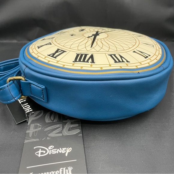 Loungefly Peter Pan Clock crossbody - Picture 3 of 4